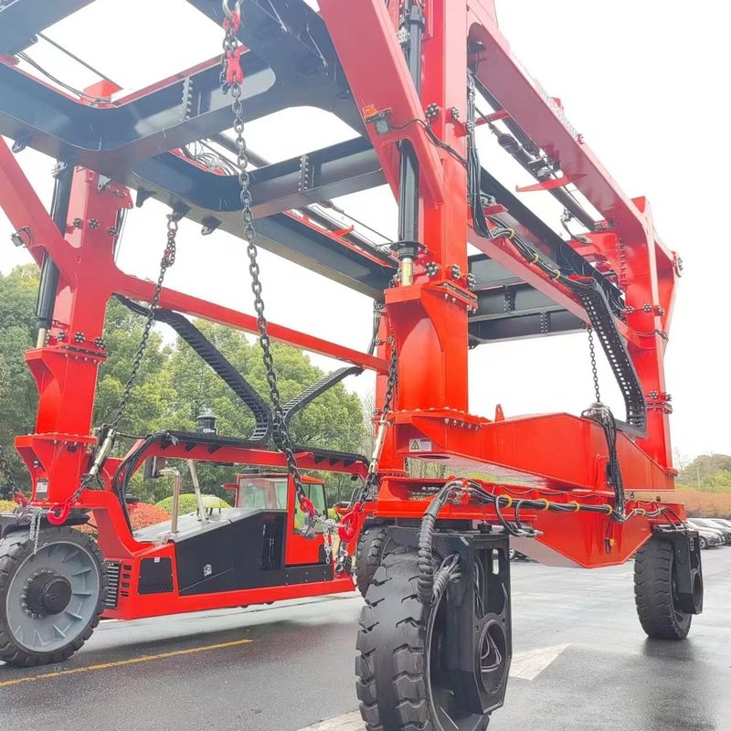 40T Mobile Gantry Crane Shipping Container Untuk Mengangkat Produk Kebesaran