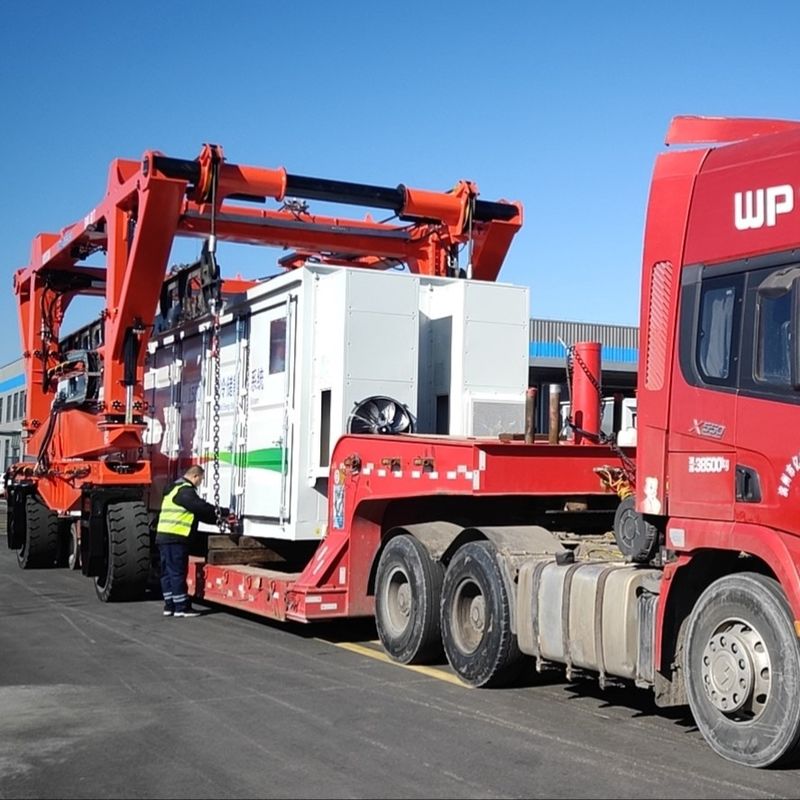 SPEO Mobile Straddle Carrier Crane 35 Ton Untuk Mengangkat Beban Kebesaran